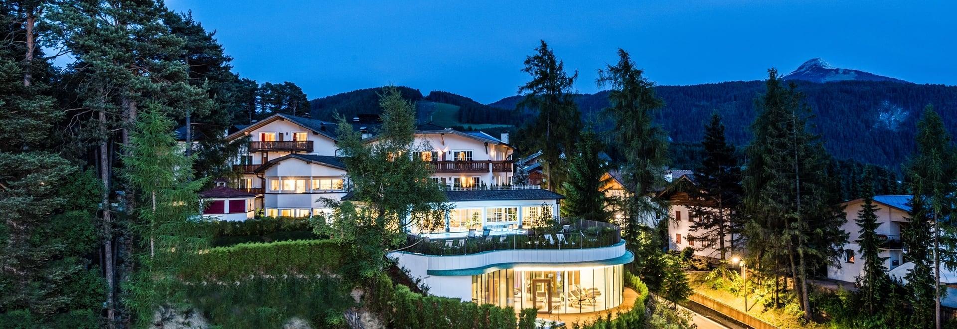 panoramablick-hotel-erica-abend