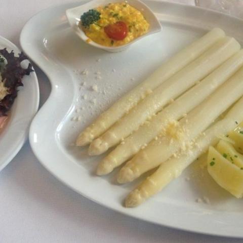 spargel-mit-boznersauce